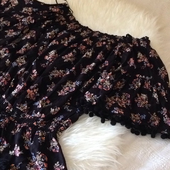 1 LEFT! Sexy & FLirty!  Black Floral Romper! - Picture 7 of 8